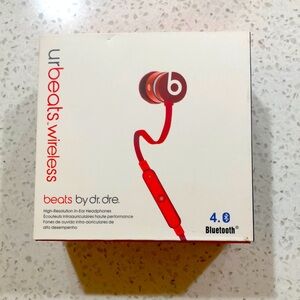 Old school never been used high resolution in ear, headphones, beats by Dre